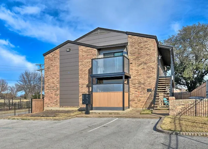 4 Mi To Dtwn: Rustic Worth Apartment *