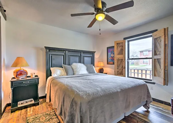 4 Mi To Dtwn: Rustic Worth Fort Worth